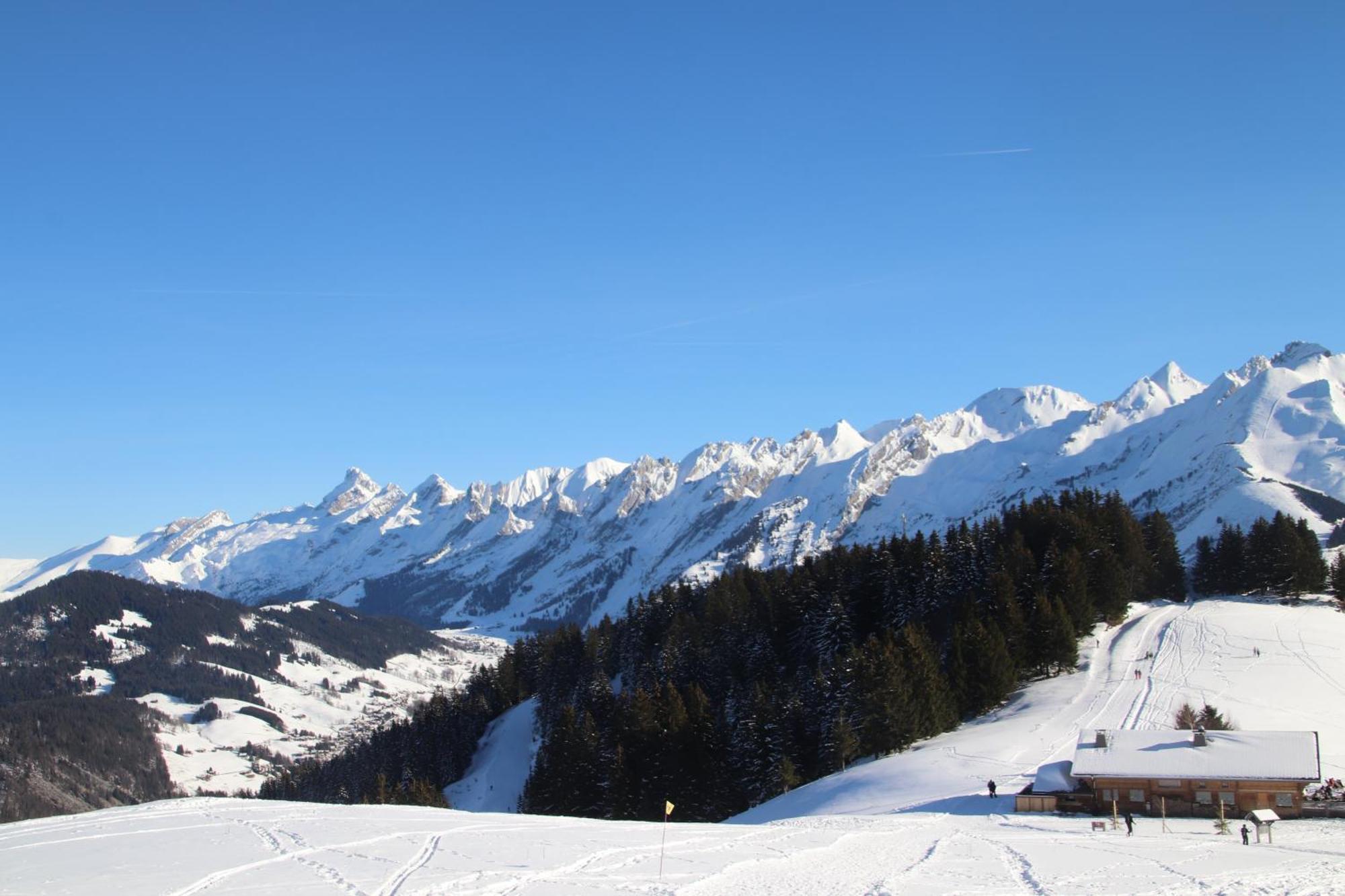 logement entre lac et montagnes Thônes Extérieur photo